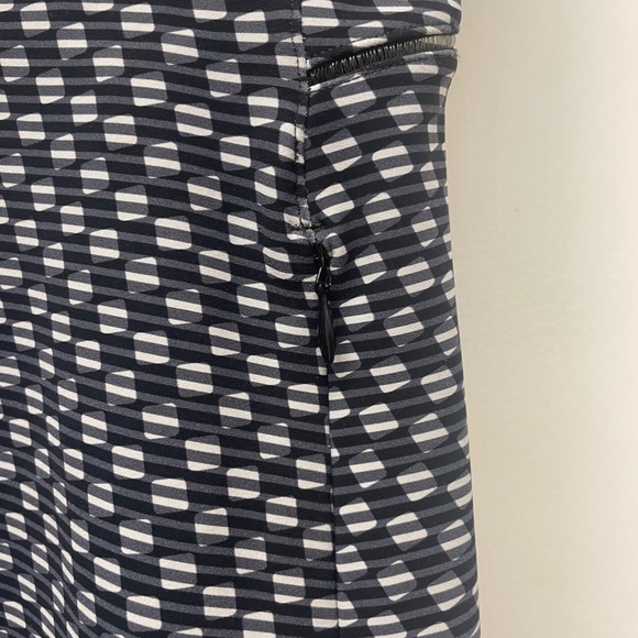 Lululemon &Go Til Dawn Dress Black White Deep Dive EUC - Picture 8 of 13